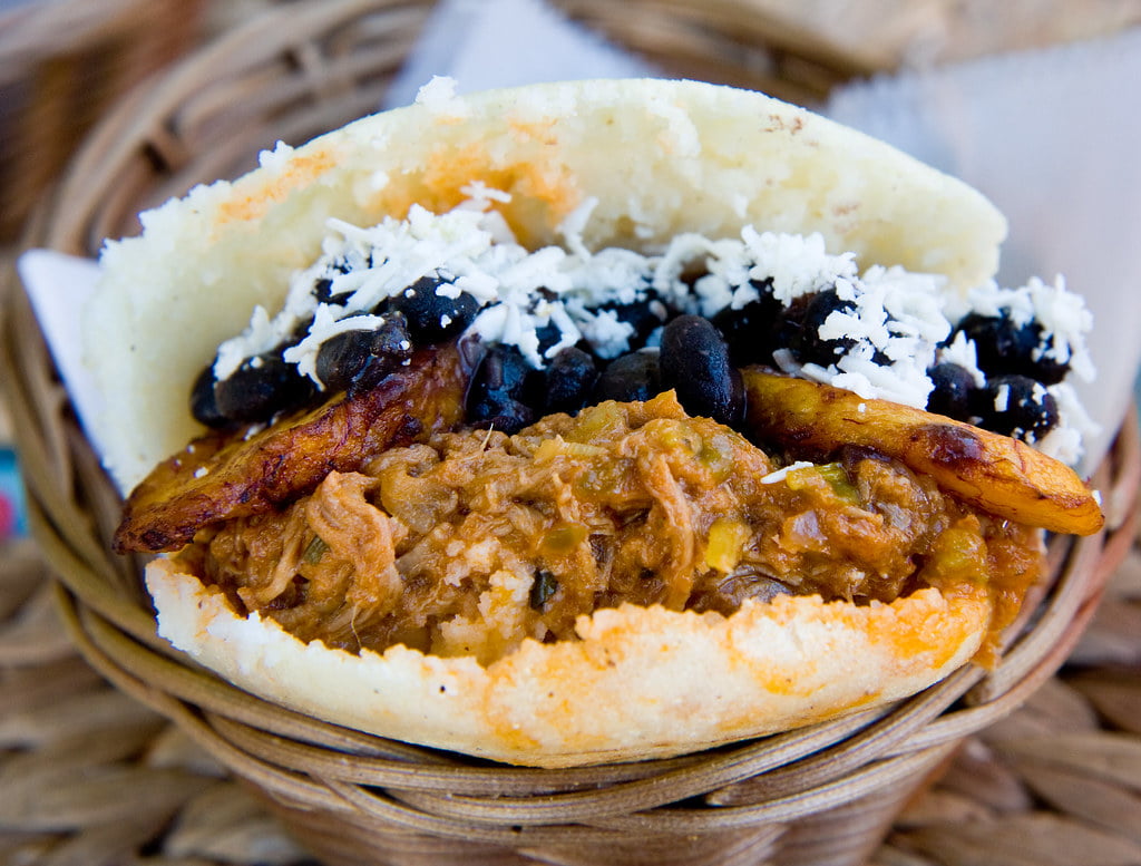 Venezuelan arepas - arepa de pabellón