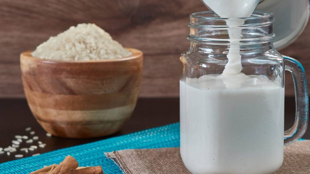 traditional venezuelan drinks - chicha de arroz