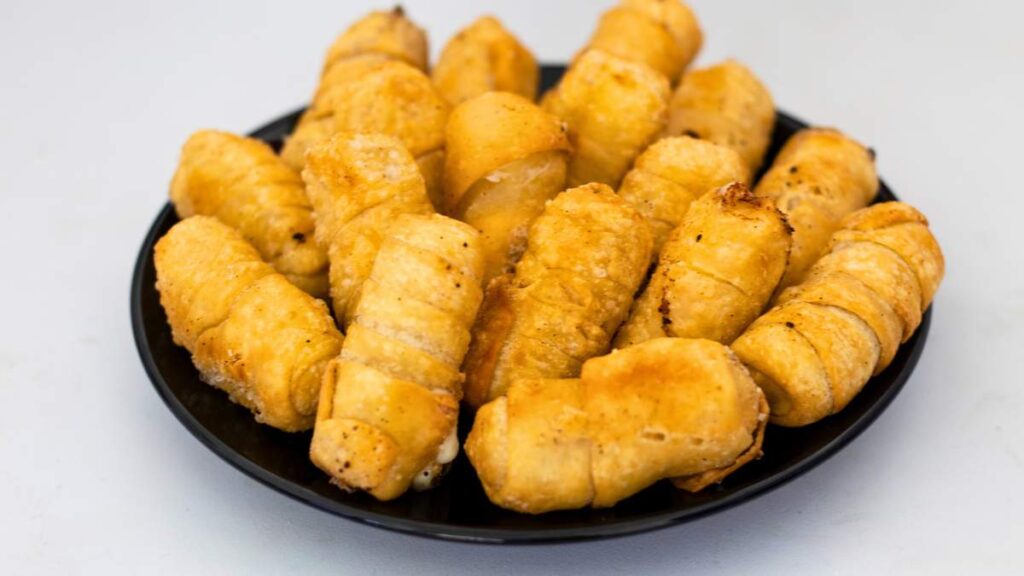 how to make mini Venezuelan tequeños