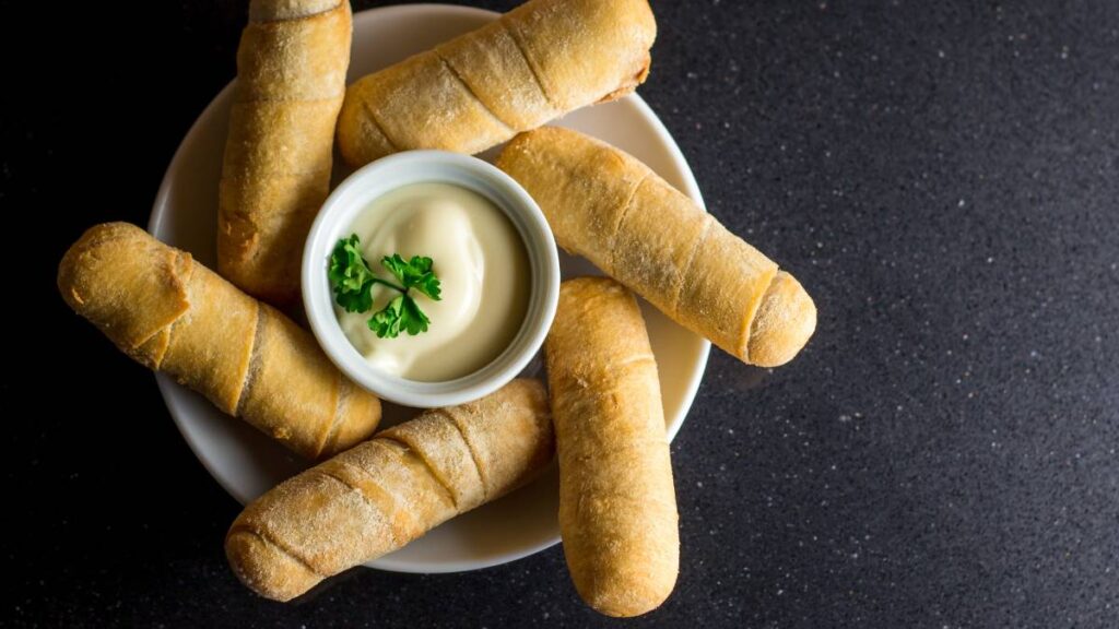 pairing Venezuelan tequeños with drinks