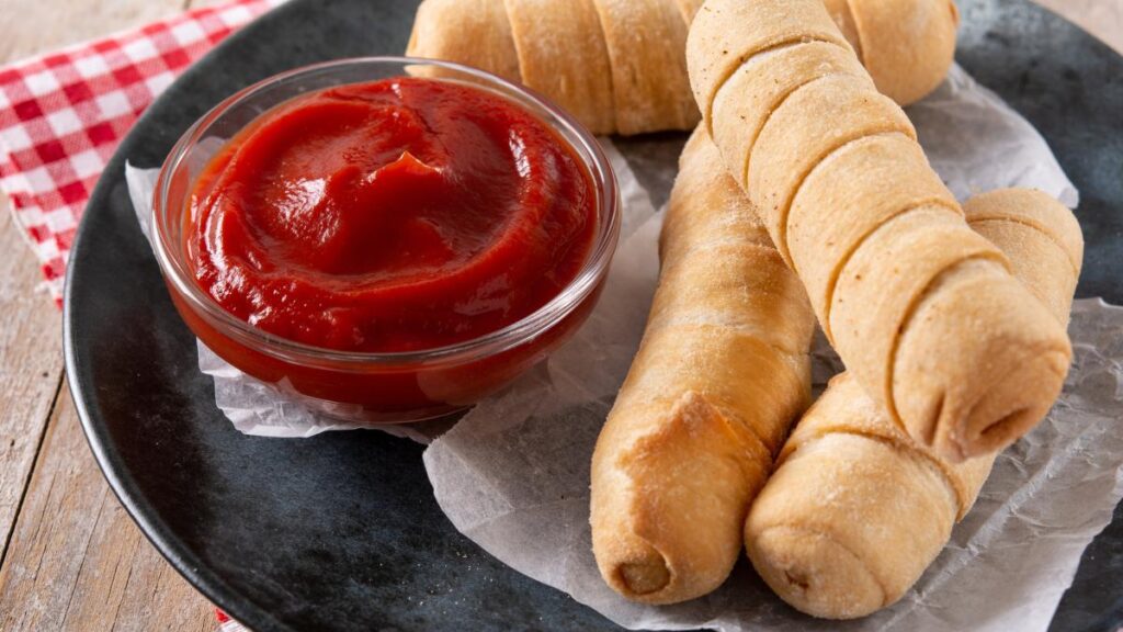 How to Prepare and Serve Venezuelan Tequeños for Events and Gatherings