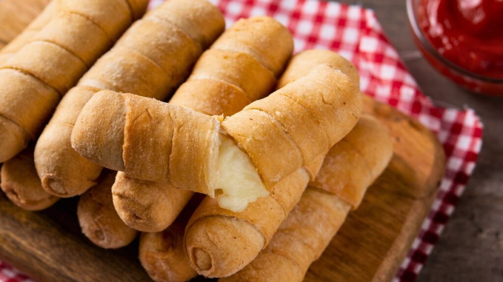 Tequeños vs Mozzarella Sticks - artisanal vs industrial tequeños