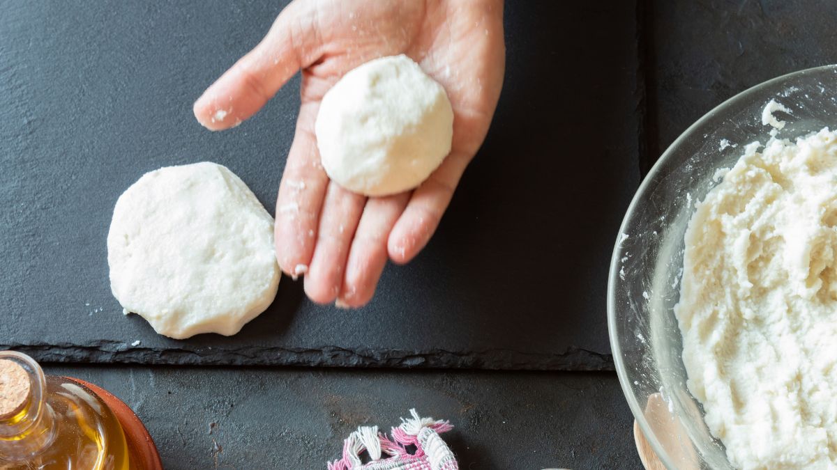 how to make the perfect dough for Venezuelan arepas