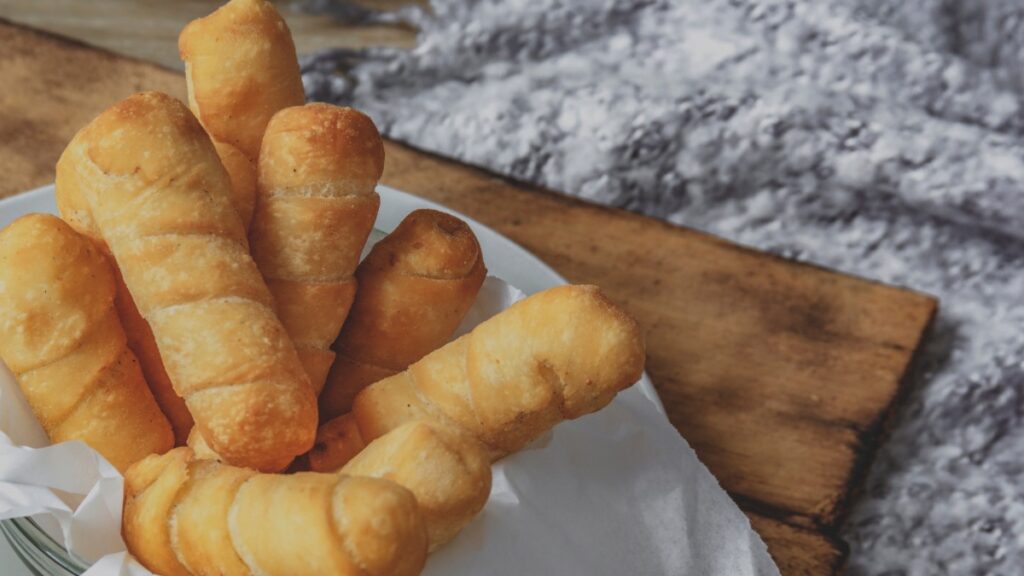 Tequeños vs pastelitos andinos venezolanos