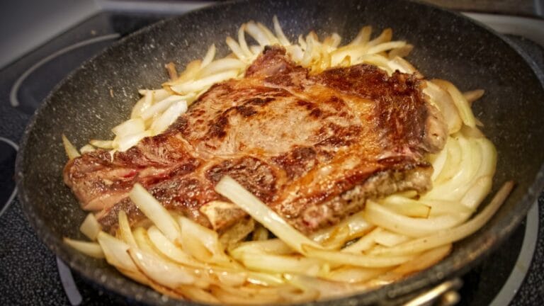 Steak with onions