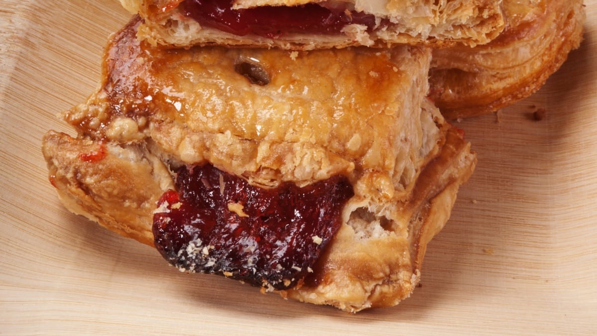 Pastelitos de guayaba con queso cubano