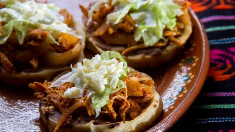 Sopes Mexicanos